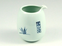 【新品未使用】　国宝　鳥獣人物戯画　小皿　ぐい飲み　高山寺 個性豊かな新しい感覚の有田焼で食卓を演出してください【有田焼