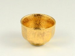 美味しいお酒を美味しく呑む器” 【有田焼 三光堂】